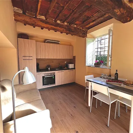 Casina Ousman Lejlighed