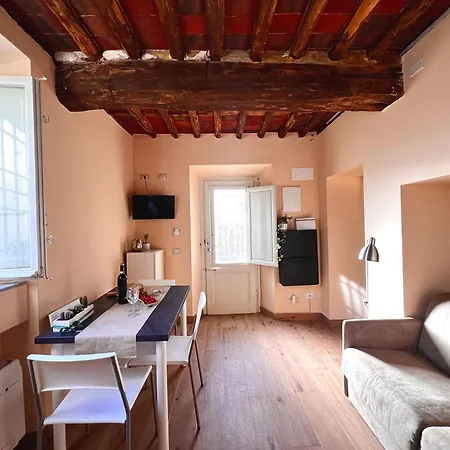 Casina Ousman Lucca
