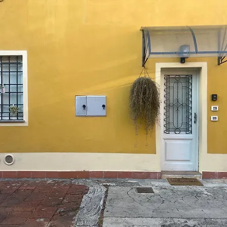Casina Ousman Lejlighed *